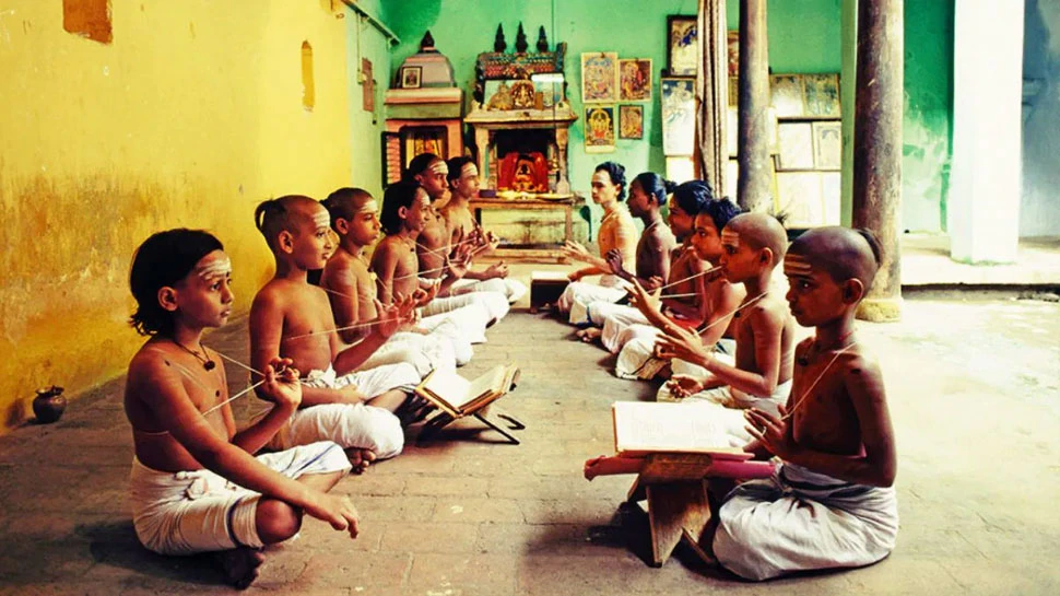 Photo of जाने देश के ऐसे गांव के बारे में जहां बच्चे से लेकर बूढ़े तक करते हैं संस्कृत में बात….