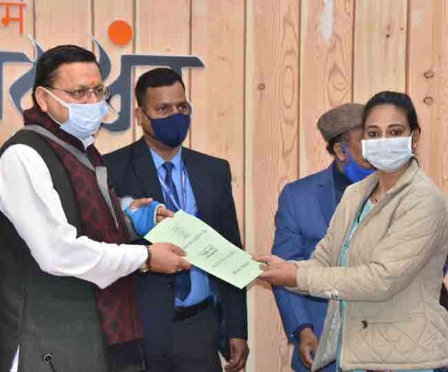 Photo of CM पुष्कर सिंह धामी ने यूपीसीएल में जूनियर इंजीनियर के पद पर चयनित अभ्यर्थियों को प्रदान किए नियुक्ति पत्र