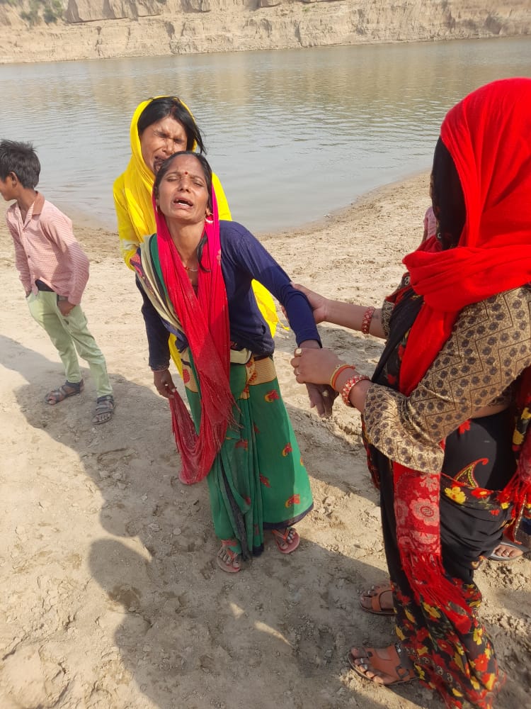 Photo of चंबल नदी में मगरमच्छ ने 14 वर्षीय लड़की को बनाया अपना निवाला