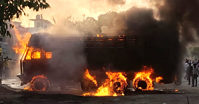 Photo of बाजपुर : ट्रक के इंजन में वेल्डिंग करते समय लगी आग