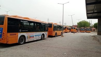 Photo of वेतन न मिलने से क्षुब्ध बस चालकों ने किया चक्का जाम, यात्री परेशान