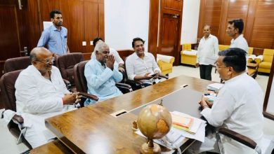 Photo of पूर्व चेयरमैन अनिल गुप्ता की मंत्री जयवीर सिंह से मुलाकात बनी चर्चा का विषय
