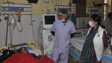 Photo of कानपुर: कलेक्ट्रेट परिसर में महिला ने खाया जहरीला पदार्थ, डीएम ने पीड़िता को कराया अस्पताल में भर्ती