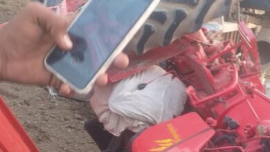 Photo of फतेहपुर: ट्रैक्टर पलटने से चालक की दर्दनाक मौत