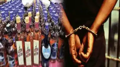 Photo of काशीपुर: पुलिस की गिरफ्त में शराब तस्कर, 60 पाउच कच्ची शराब बरामद