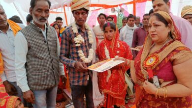 Photo of सीतापुर : मंत्रोच्चारण के साथ 201 जोड़ों ने लिया शादी के सात फेरे
