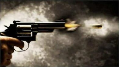 Photo of सीतापुर में हंगामा : युवक की गोली मारकर हत्या, जांच में जुटी पुलिस