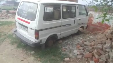 Photo of लखीमपुर : चोरों के हौसले बुलंद, चोरी हुए मारुति वैन के टायर