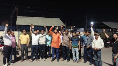 Photo of लिंक विसंगतियों का यूनियन ने किया विरोध प्रदर्शन-गार्ड-ड्राइवर लॉबी पर किया विरोध-प्रदर्शन ll