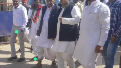 Photo of महराजगंज : जेल में बंद इरफान सोलंकी से मुलाकात किए पूर्व विधानसभा अध्यक्ष माता प्रसाद पांडे