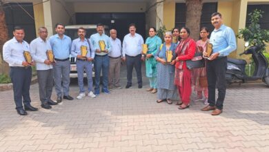 Photo of बेसिक शिक्षा विभाग कें कार्यालय में सम्मान समारोह हुआ आयोजित