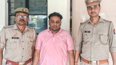 Photo of एसपी से रंगदारी मांगने वाला हिस्ट्रीशीटर रोहित बरेली से गिरफ्तार