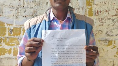 Photo of फतेहपुर : अपात्रों को आवास देने की शिकायत से आक्रोशित  प्रधान के गुर्गें दिखा रहे दबंगई