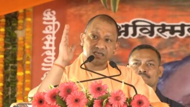 Photo of बस्ती : मुख्यमंत्री योगी ने ए.डी.एकेडमी संस्थापक की मूर्ति का किया अनावरण