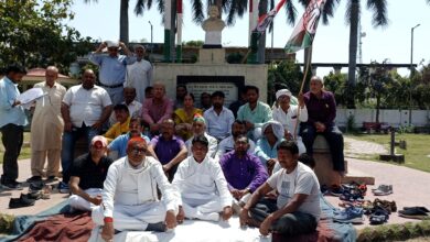 Photo of अयोध्या : राहुल गांधी की सदस्यता खत्म के विरोध में कांग्रेसियों ने किया सत्याग्रह