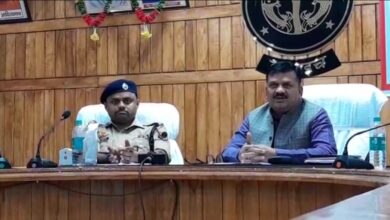 Photo of बहराइच : 16 मार्च की रात से शुरू होगी बिजली हड़ताल, डीएम ने बुलाई बैठक