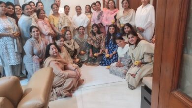 Photo of मातृ दिवस पर ब्रह्माकुमारीज़ के द्वारा गणेश नगर में महिलाओं के लिए ” मातृत्व की जिम्मेदारी ” विषय पर कार्यक्रम आयोजित किया।