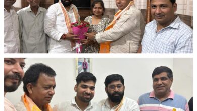 Photo of सिकंदराबाद की प्रतिभाओं का सम्मान करने उनके घर पहुंचे विधायक व चेयरमैन