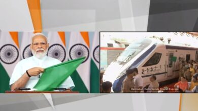 Photo of प्रधानमंत्री मोदी ने देहरादून-दिल्ली वंदे भारत एक्सप्रेस को दिखाई हरी झंडी