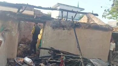 Photo of बहराइच : अग्निकांड में एक ही परिवार के तीन मकान जलकर हुए राख