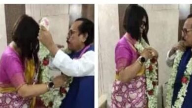 Photo of बंगाल के पूर्व सांसद लक्ष्मण सेठ ने 78 साल की उम्र में की शादी, कौन है दुल्हन? देखें तस्वीरें