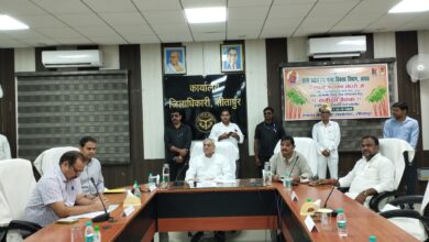 Photo of सीतापुर : समय से पूर्व चलाई जाएं चीनी मिलें- गन्ना विकास मंत्री