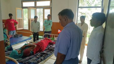 Photo of सीतापुर : एसीएमओ ने अस्पताल का किया औचक निरीक्षण