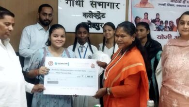 Photo of फतेहपुर : 29 लाभार्थियों को दिया कन्या सुमंगला योजना की प्रतीकात्मक चेक 