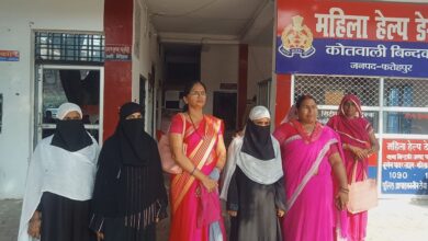 Photo of फतेहपुर : गूंगे-बहरे युवक से शादी करवाने का प्रयास, गुलाबी गैंग ने दिया साथ, पुलिस से शिकायत