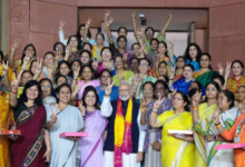 Photo of महिला आरक्षण बिल पास होने पर जश्न में डूबा BJP कार्यालय, PM मोदी के संग महिलाओं ने ली सेल्फी