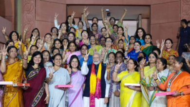 Photo of महिला आरक्षण बिल पास होने पर जश्न में डूबा BJP कार्यालय, PM मोदी के संग महिलाओं ने ली सेल्फी