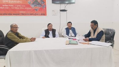 Photo of सीतापुर : नगर पालिका परिषद की बैठक में मंदिर के सौंदर्यीकरण ना होने पर भड़के संघ के अध्यक्ष