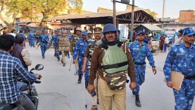 Photo of थाना प्रभारी अफजलगढ़ व सहायक कमांडेंट आरएएफ के नेतृत्व में पुलिस कर्मियों व सशस्त्रबल कर्मियों ने निकाला फ्लैग मार्च
