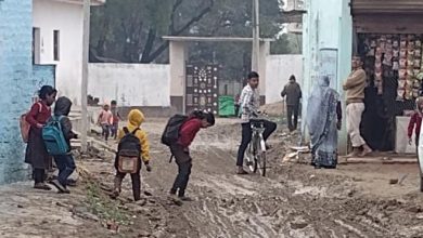 Photo of फतेहपुर : ठेकेदारों की करतूत से गांव की गलियां नर्क में तब्दील